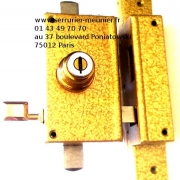 Serrure Muel tirage droite verticale